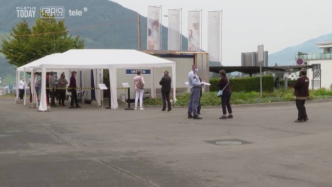 Impfzentren im Kanton Schwyz werden überrannt