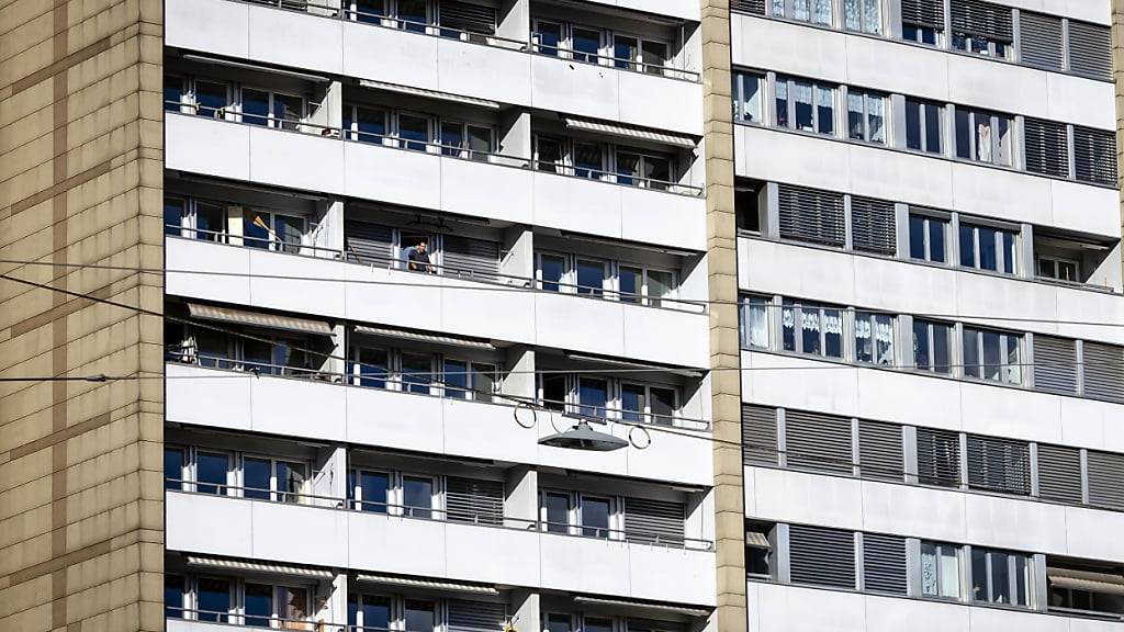 In der Schweiz dürften viele Mieter laut Einschätzung der Zürcher Kantonalbank (ZKB) bald auf tiefere Mieten hoffen. Grund dafür sind die Zinssenkungen der Schweizerischen Nationalbank (SNB).(Symbolbild)