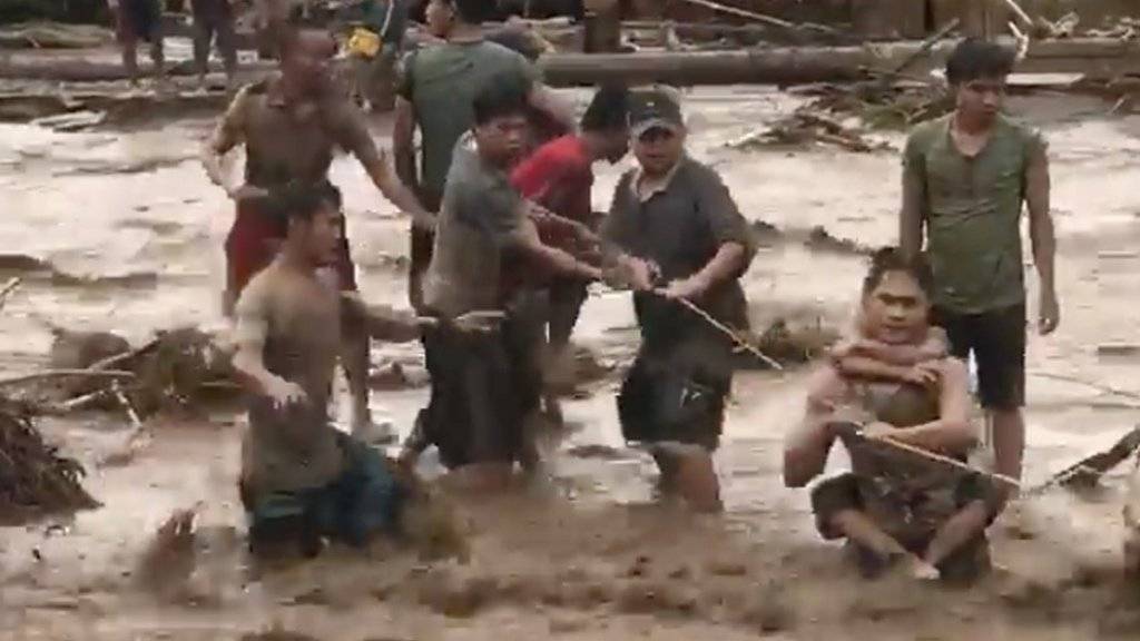 Tropensturm «Tembin» hat auf seinem Weg durch die Philippinen eine Schneise der Verwüstung gezogen. Der Sturm brachte Überschwemmungen und Erdrutsche im Süden des Inselstaats. Die Zahl der Toten stieg auf über 200.