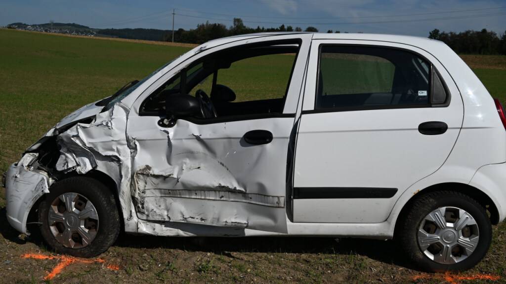 Auto überschlägt sich bei Kollision in Schwarzenbach SG