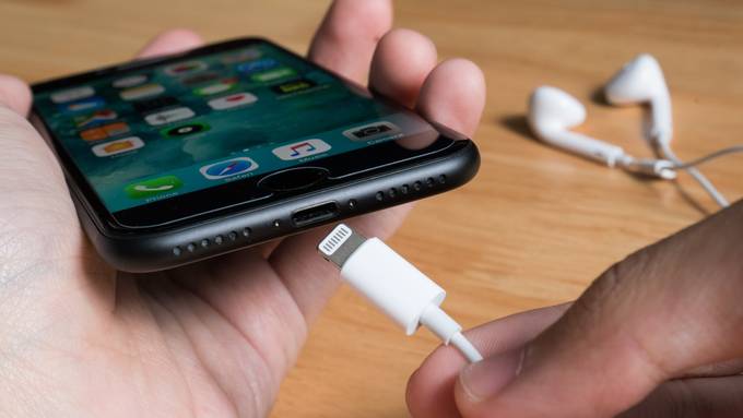 Ab Herbst erscheinen iPhones wohl ohne Ladegerät und Kopfhörer