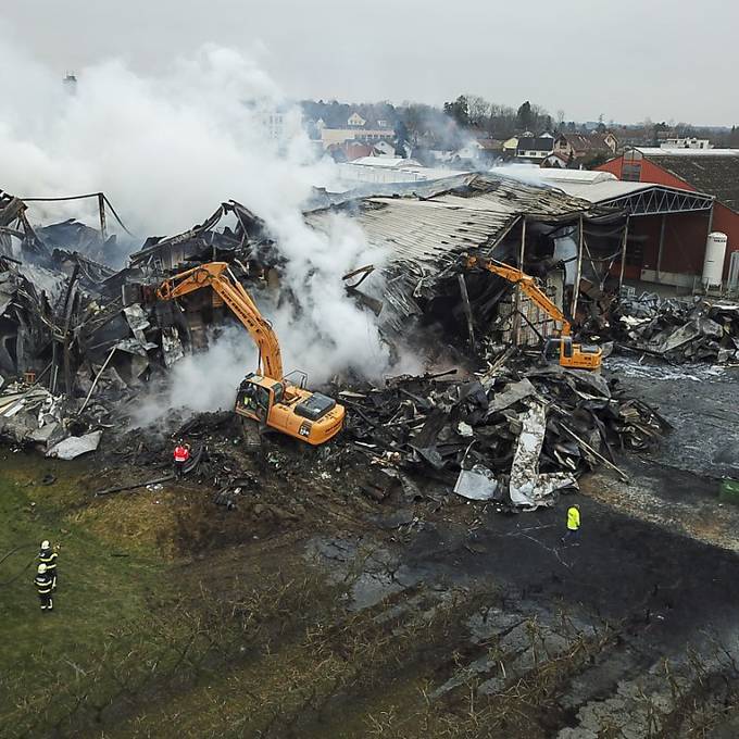 Grossbrand in Lagerhalle: Polizei hat Hinweise auf Brandstiftung