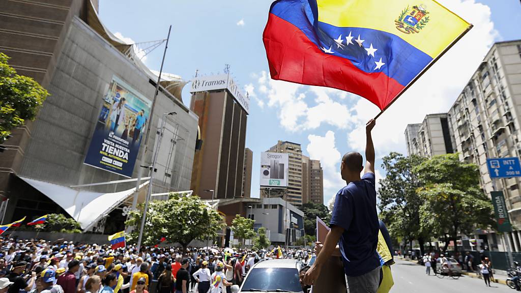 Venezolaner auf der ganzen Welt protestieren gegen Maduro-Regierung