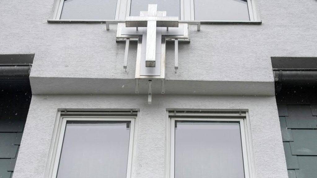 Das Bethaus einer Baptisten-Gemeinde in Frankfurt wurde geschlossen, weil sich nach einem Gottesdienst in der Kirchengemeinde mehr als 40 Menschen mit dem Coronavirus infiziert haben.