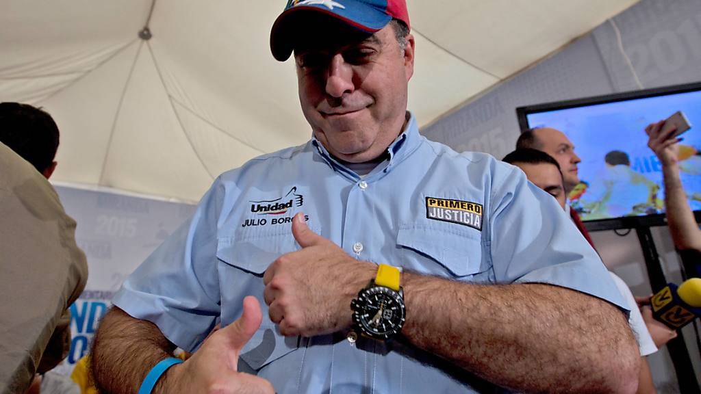 Kongressmitglied Julio Borges in Venezuela freut sich über seine Wahl und die gewonnene Zweidrittelmehrheit der Opposition.