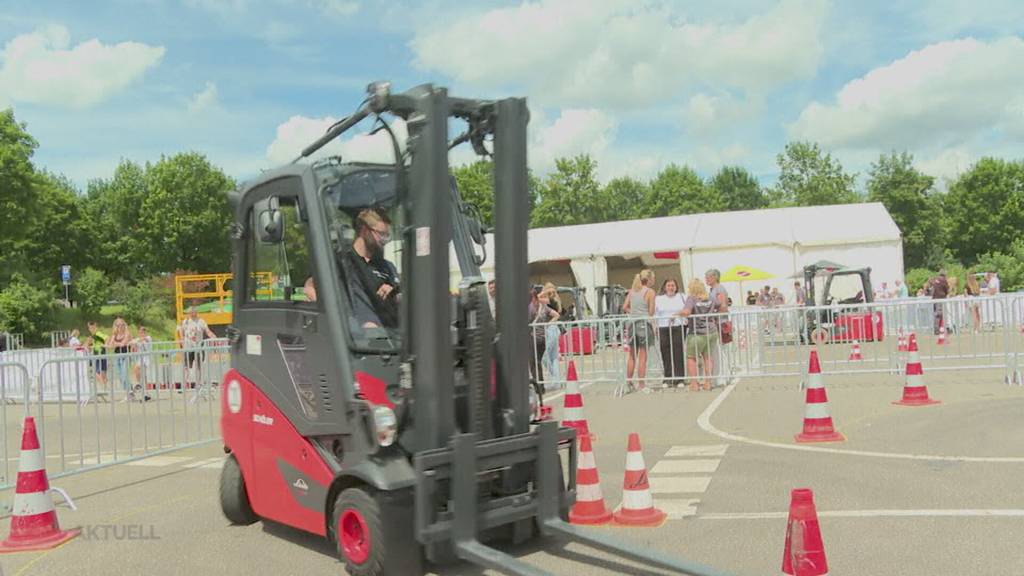 Meisterschaft: In Rheinfelden massen sich die besten Gabelstapler-Fahrer