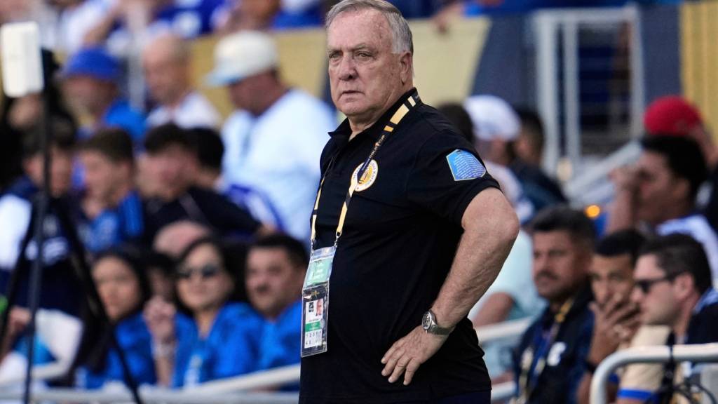 Dick Advocaat steigt vier Monate vor der WM bei Curaçao aus