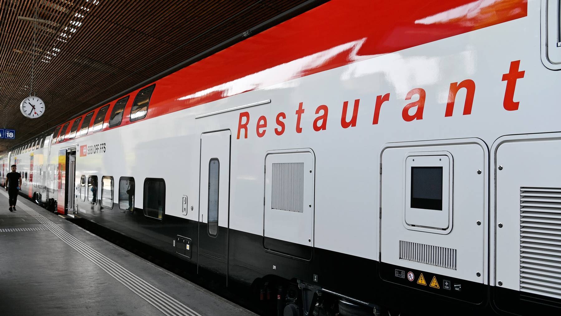 Schweizer Züge verkehren wieder im Regelbetrieb und Gastronomiewagen sind wieder bedient.