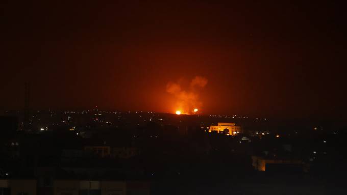 Israelische Luftangriffe in der Provinz Aleppo