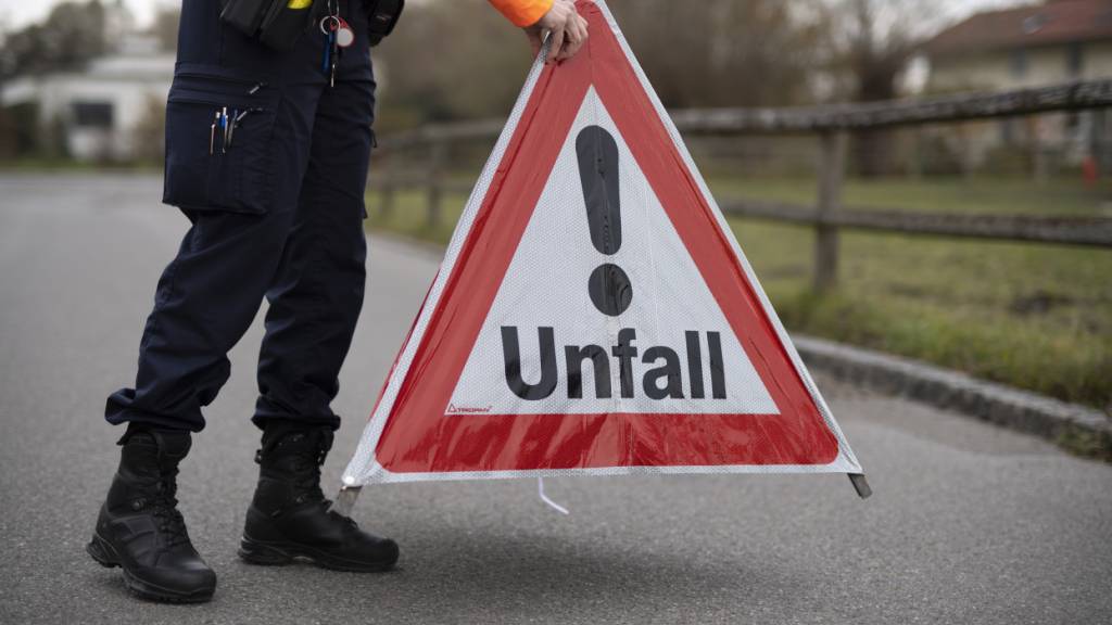 In Vilters SG gelangte eine kleine Menge Heizöl in die Kanalisation. Die Polizei prüft Massnahmen. (Symbolbild)