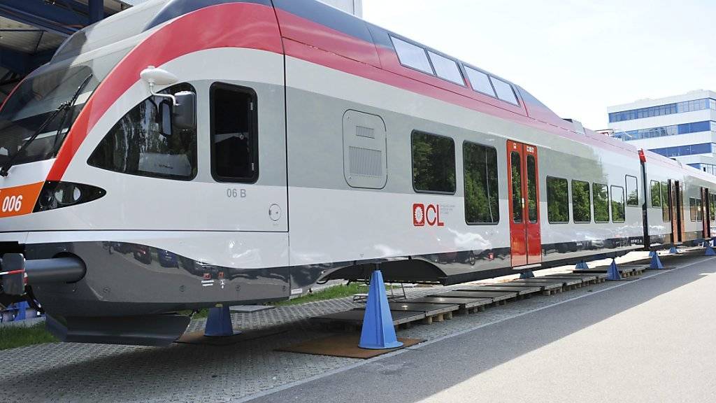 Stadler Rail hat einen Auftrag aus Deutschland im Wert von rund 100 Millionen Euro über die Lieferung von 16 «Flirt»-Zügen erhalten. (Archiv)