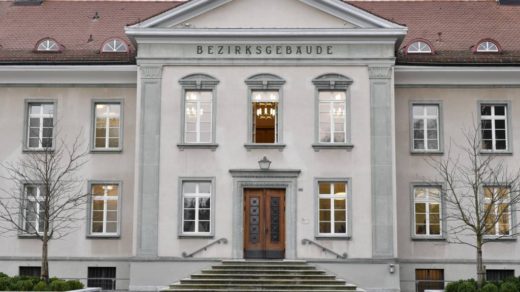 Gericht Bülach ZH verhandelt Tötung durch dementen Rentner