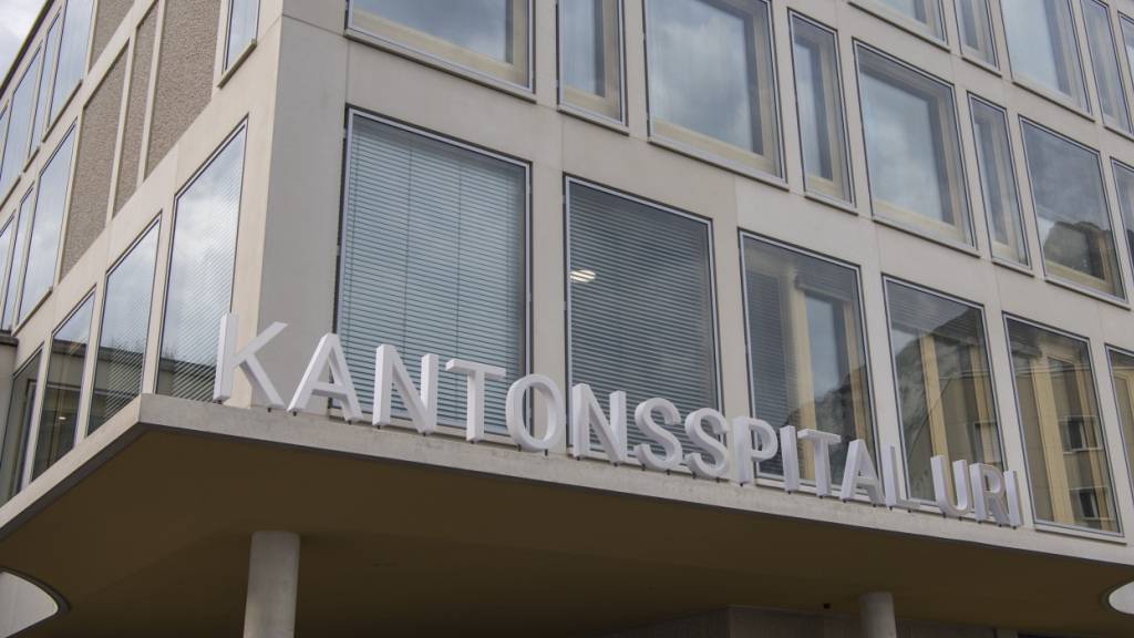 Die beiden verletzten Zweiradfahrer wurden in das Kantonsspital Uri in Altdorf eingeliefert. (Archivaufnahme)