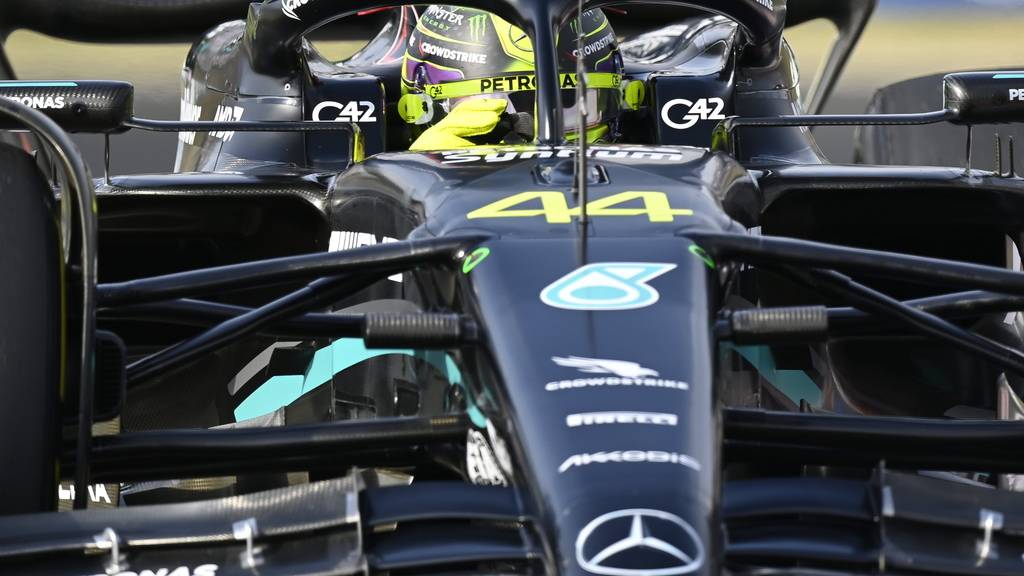 Lewis Hamilton meistert den Hungaroring und startet am Sonntag von der Pole aus ins Rennen.