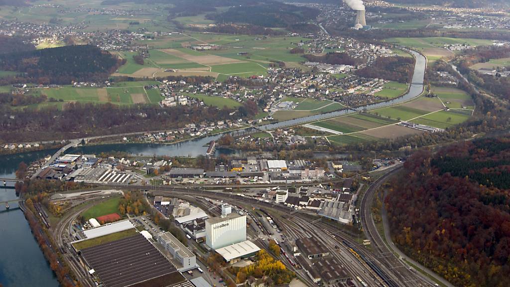 An der Aare zwischen Winznau bei Olten SO und Erlinsbach SO hat ein heute 54-Jähriger zwischen 2017 und 2022 immer wieder Mädchen und junge Frauen belästigt. (Archivibild)