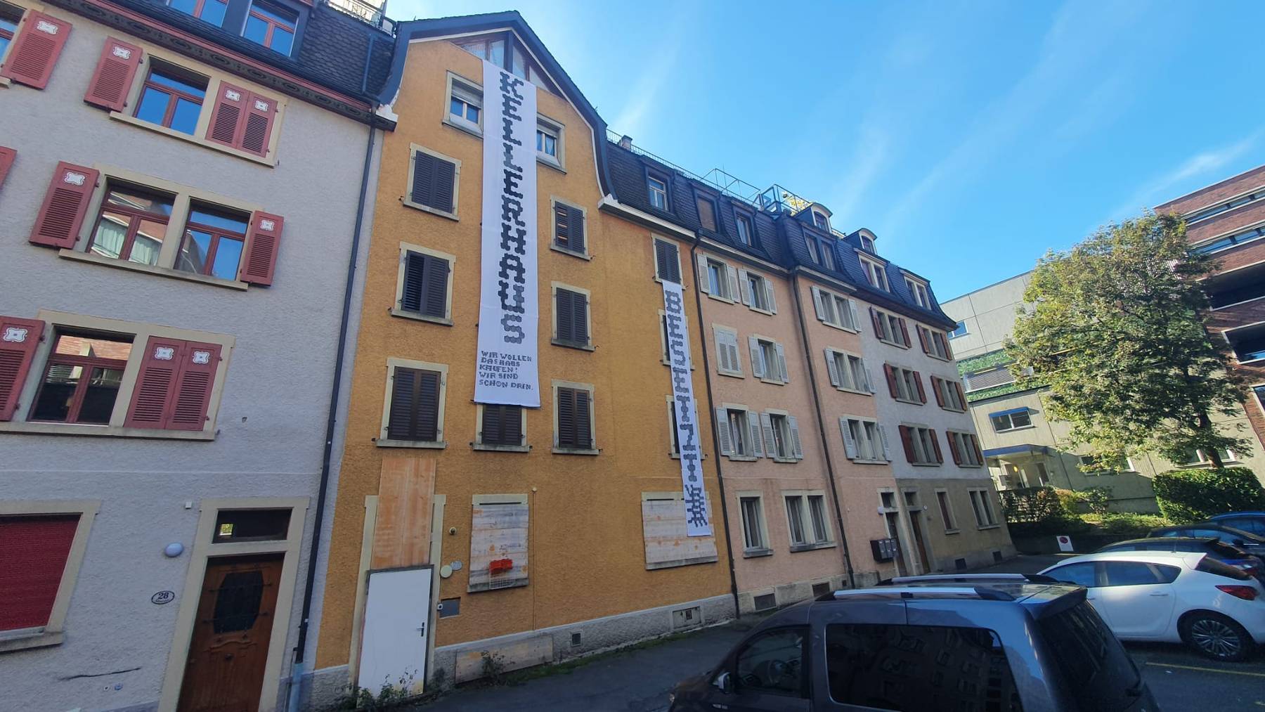 Aktivisten besetzen ein Haus an der Kellerstrasse in der Stadt Luzern.