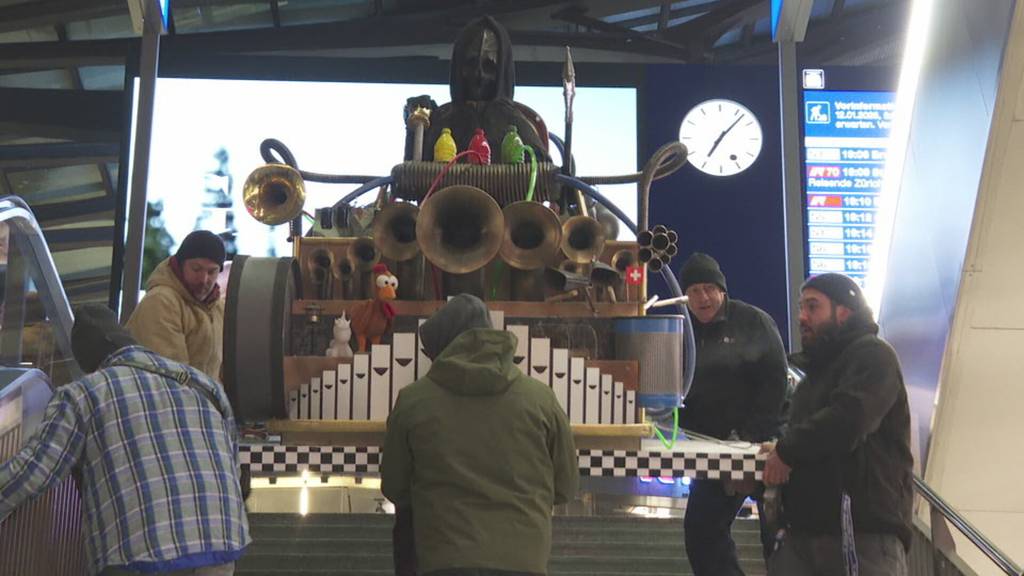 Luzerner Bahnhof wieder fasnächtlich dekoriert