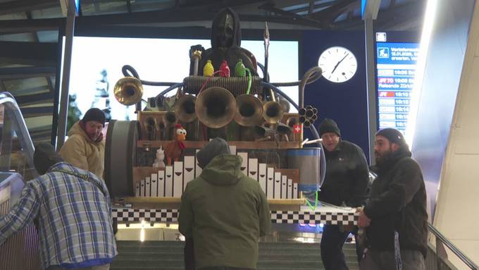 Luzerner Bahnhof wieder fasnächtlich dekoriert