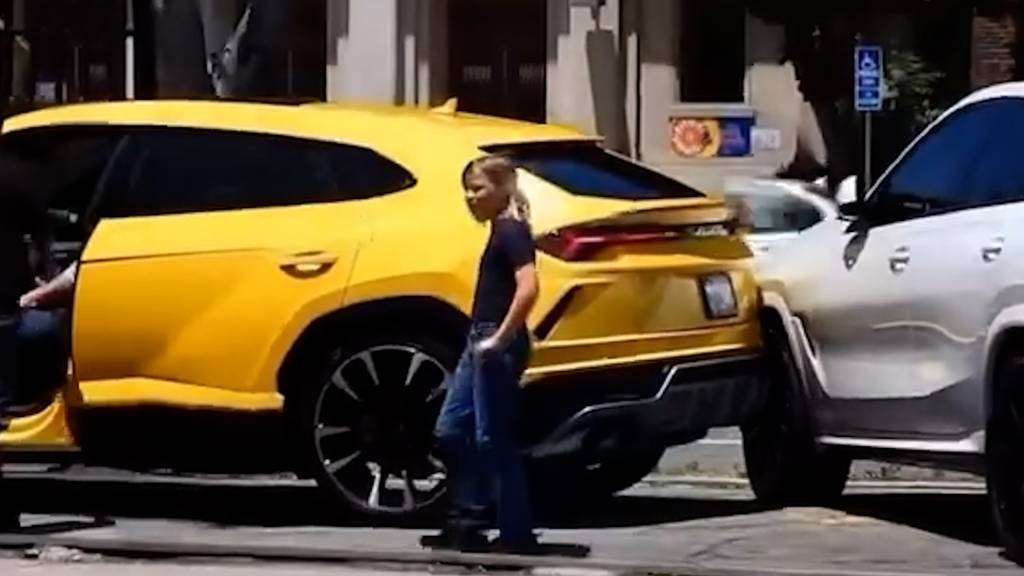 10-jähriger Sohn von Ben Affleck crasht Lamborghini in geparkten BMW