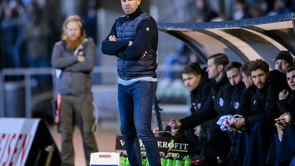 Luzerns Trainer Mario Frick muss in Delsberg einen Tiefschlag einstecken