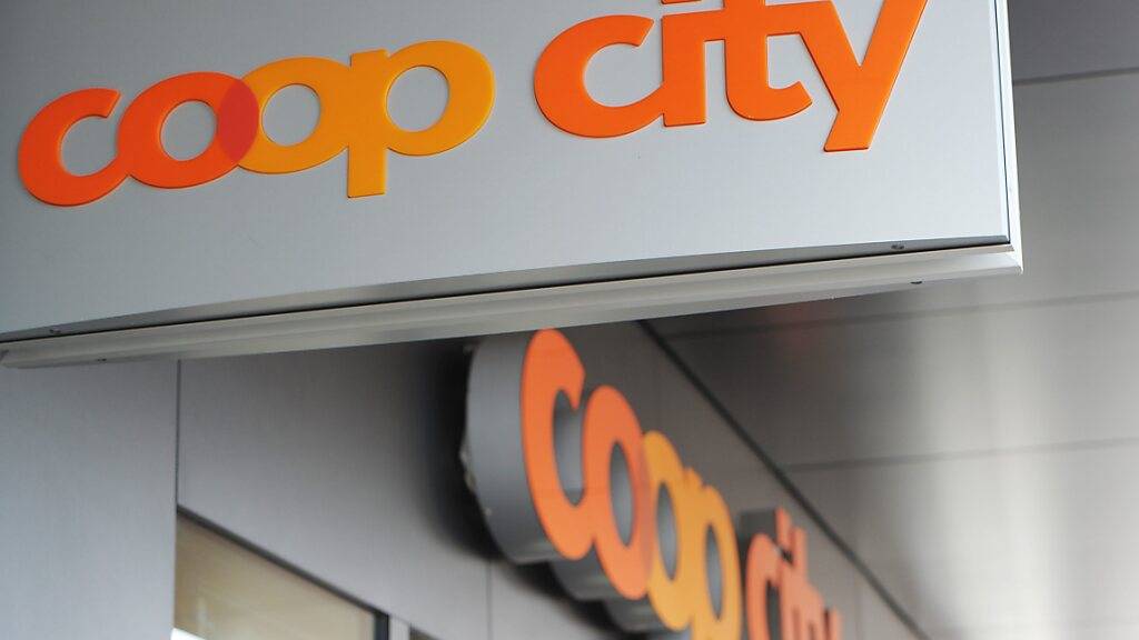 Coop lanciert neu einen Onlineshop für Coop City. Rund 13'000 Waren werden auf der neuen Plattform angeboten.