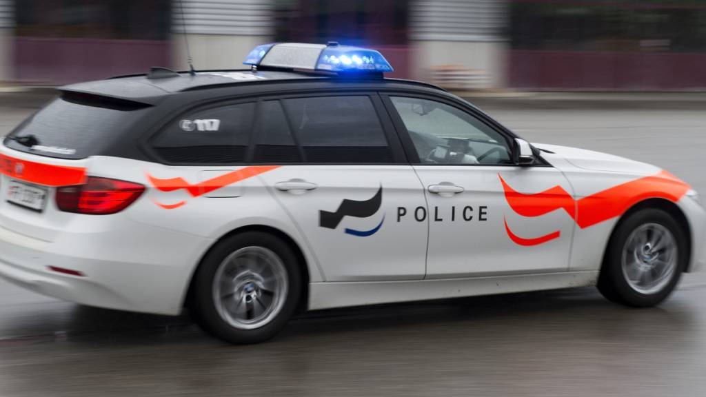 Nicht nur im Kanton Bern kam es am Freitagabend zu etlichen Unfällen auf der Autobahn A12, sondern auch im Kanton Freiburg. Dort waren insgesamt 19 Fahrzeuge verwickelt, und es gab zehn Verletzte. (Archivbild)