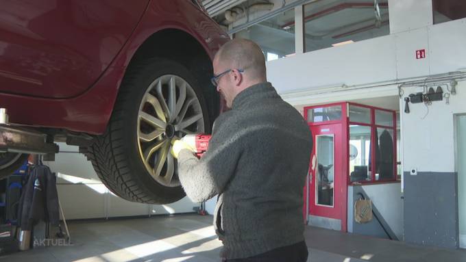 So kämpft Philip Kamphoven um das Überleben seiner Autogarage in Döttingen