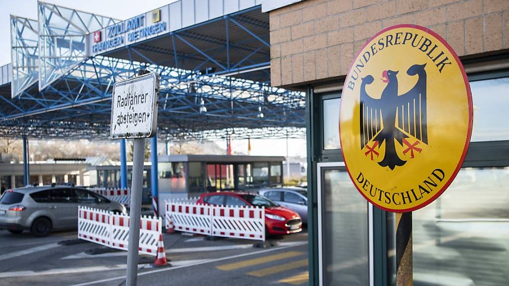 Deutschland verlängerte die Kontrollen an Grenzübergängen zur Schweiz bereits bis Mitte Juni. 