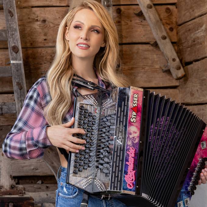Melissa Naschenweng  über das Album «Alpenbarbie»