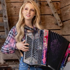 Melissa Naschenweng  über das Album «Alpenbarbie»