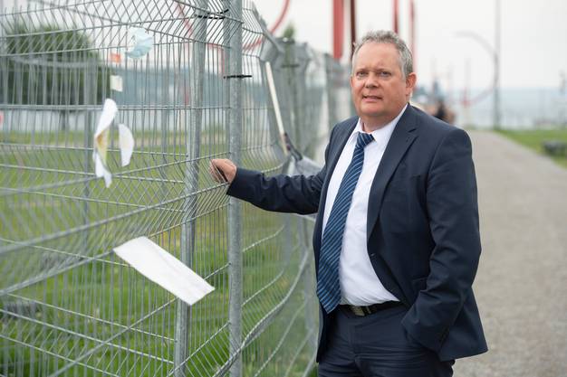 Kreuzlingen Mayor Thomas Niederberger is located at the Little Venice border fence. Report from the border between Switzerland and Germany during the crown crisis, May 13, 2020.