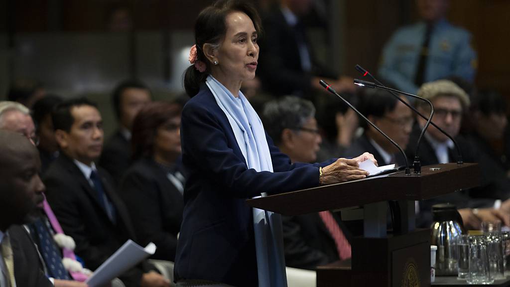Vor dem Internationalen Strafgerichtshof in Den Haag hat Myanmars De-Facto-Regierungschefin Aung San Suu Kyi das Verfahren wegen des Vorwurfs des Völkermordes an der muslimischen Rohingya-Minderheit angezweifelt.