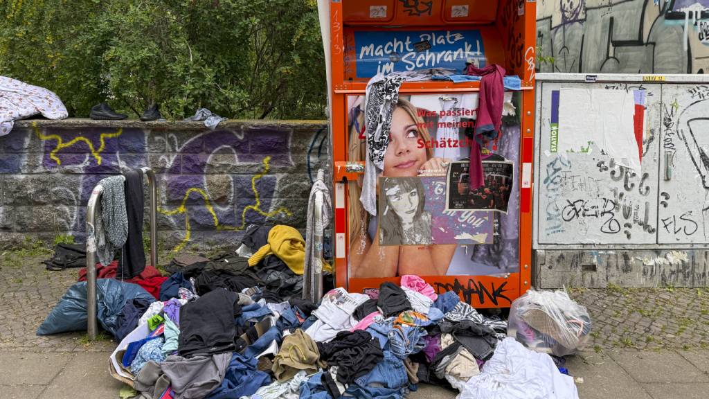Grosse Firmen dürfen unverkaufte Mode in der EU nicht wegwerfen