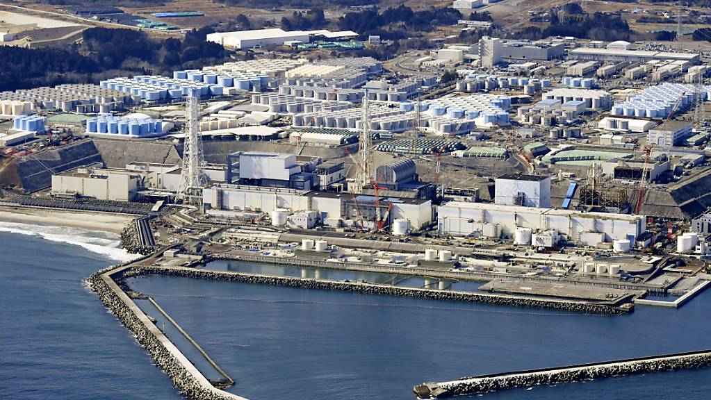 Forschende haben erstmals den Verbleib von Plutonium in den Brennelementtrümmern von Fukushima untersucht: Luftaufnahme des havarierten Kernkraftwerks. (Archivbild)