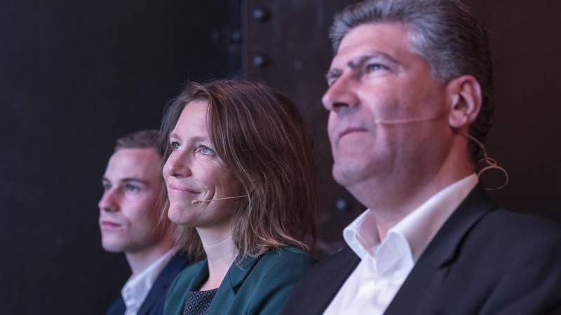 Die Grünliberale Sonja Lüthi und der CVP-Mann Boris Tschirky bei einem Podium vor dem zweiten Wahlgang zur Stadtratswahl in St.Gallen.