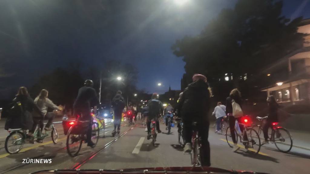 Velodemonstranten fordern Critical Mass ohne Einschränkungen