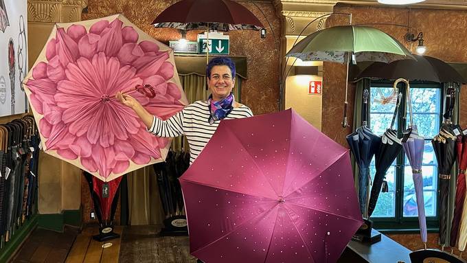 «Ich gebe meinen Regenschirmen Namen»: Hudelwetter sorgt für Boom
