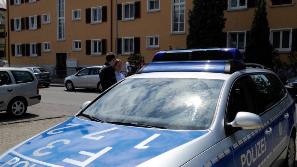Die deutsche Polizei eröffnete ein Ermittlungsverfahren gegen einen handgreiflichen Rentner in Weil am Rhein (D).