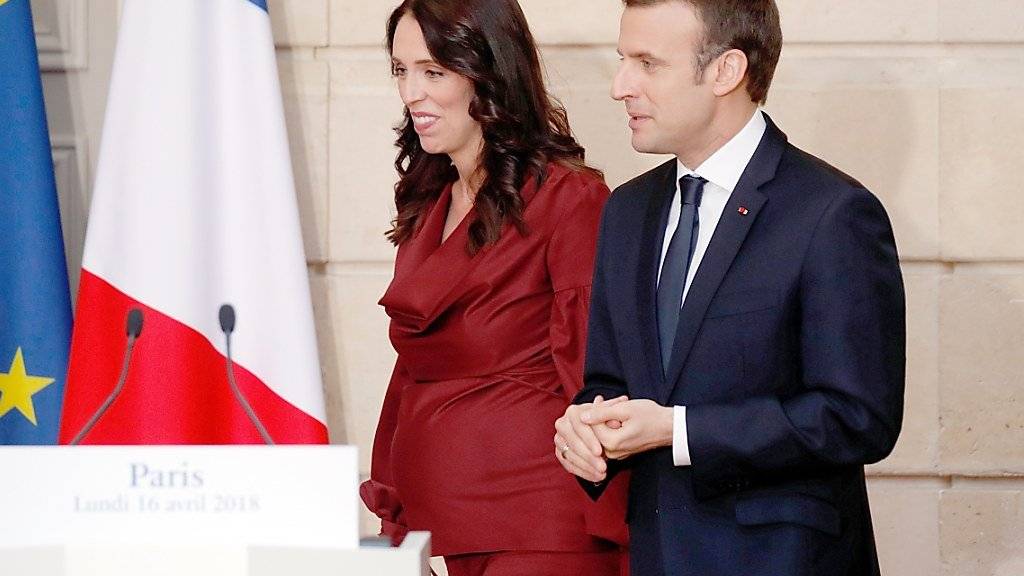 «Ich bin ein bisschen langsam»: Neuseelands Premierministerin Jacinda Ardern beim Besuch bei Emmanuel Macron in Paris.