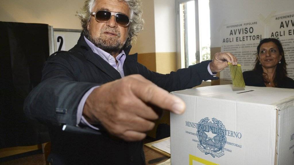 Komiker und Politiker Beppe Grillo hat abgestimmt, viele andere Italiener taten es nicht. Deshalb ist das Referendum über Öl- und Gasbohrungen ungültig.