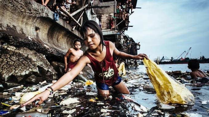 «Unicef-Foto des Jahres» zeigt Mädchen beim Müllfischen