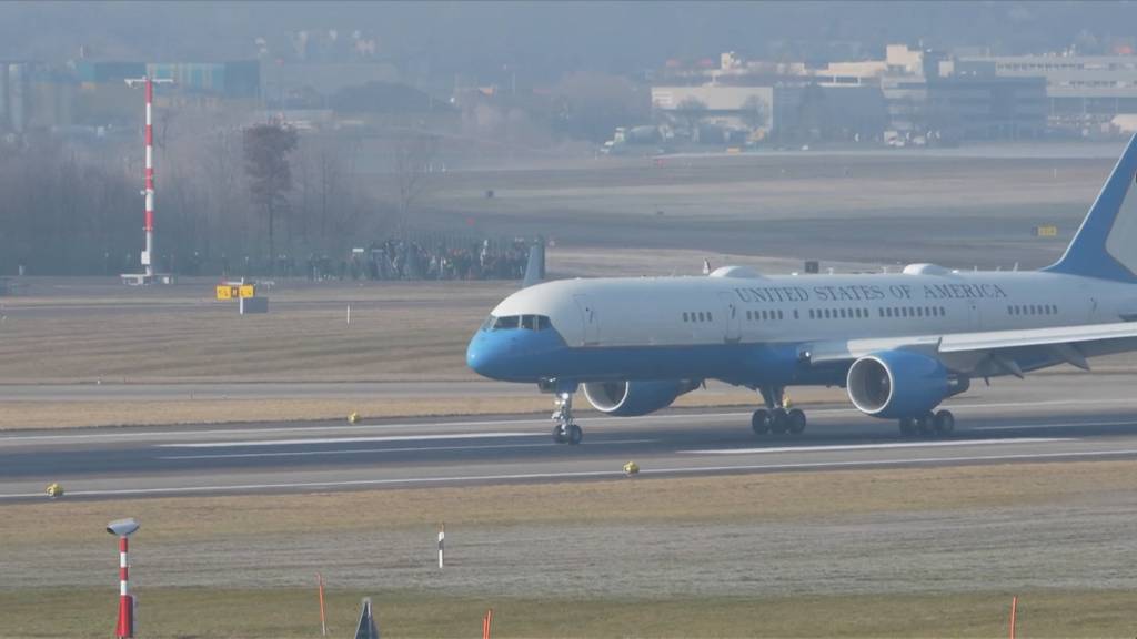 Donald Trump landet für WEF-Besuch am Flughafen Zürich