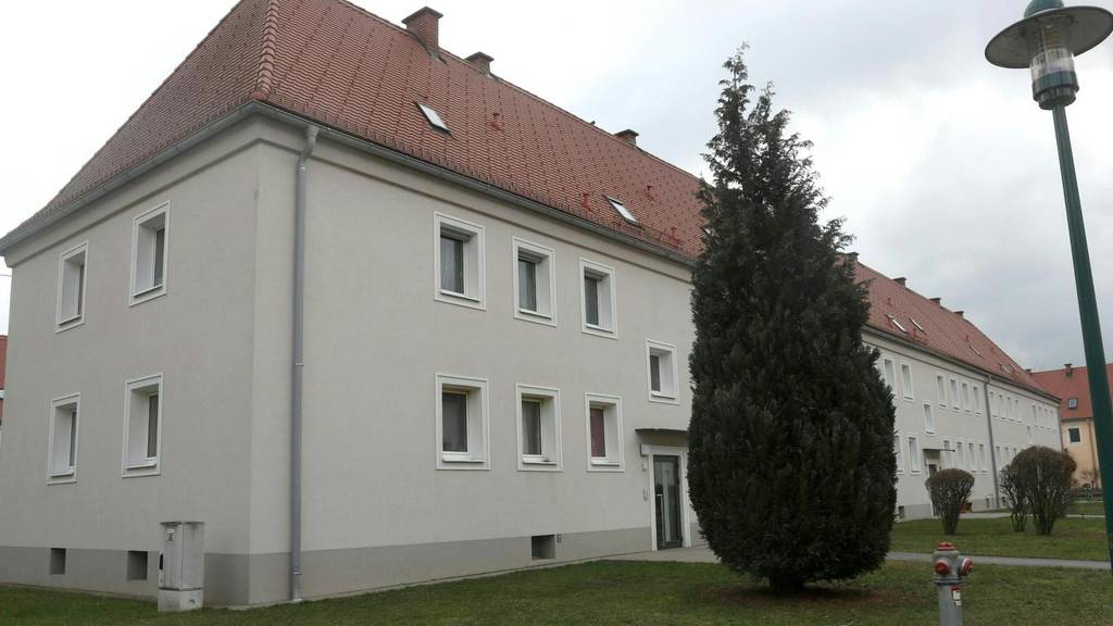 In diesem Haus in Steyr wurde die 16-Jährige in ihrem Zimmer erstochen.