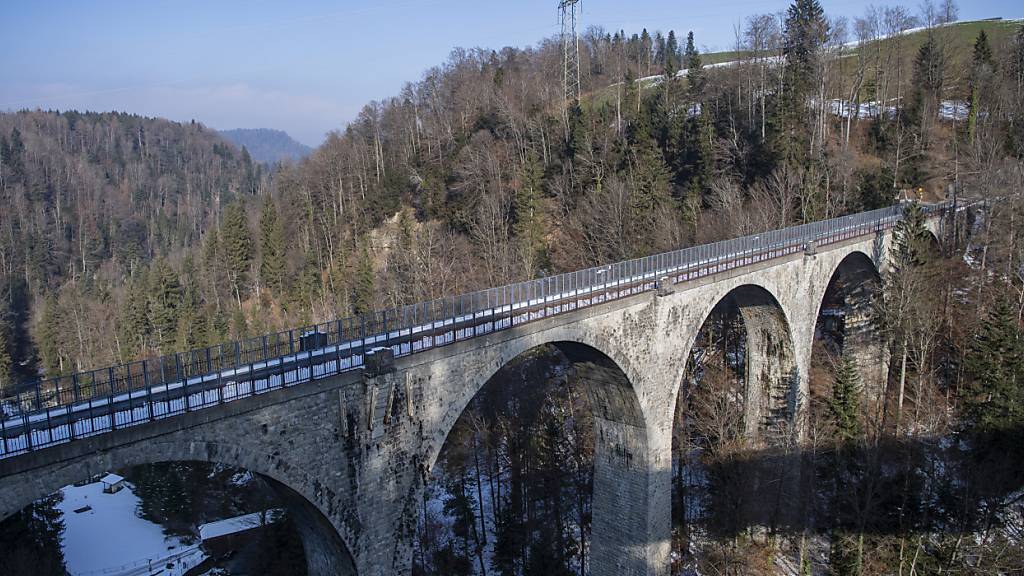 Kantonsrat spricht Zusatzgelder für Sanierung der Lorzentobelbrücke