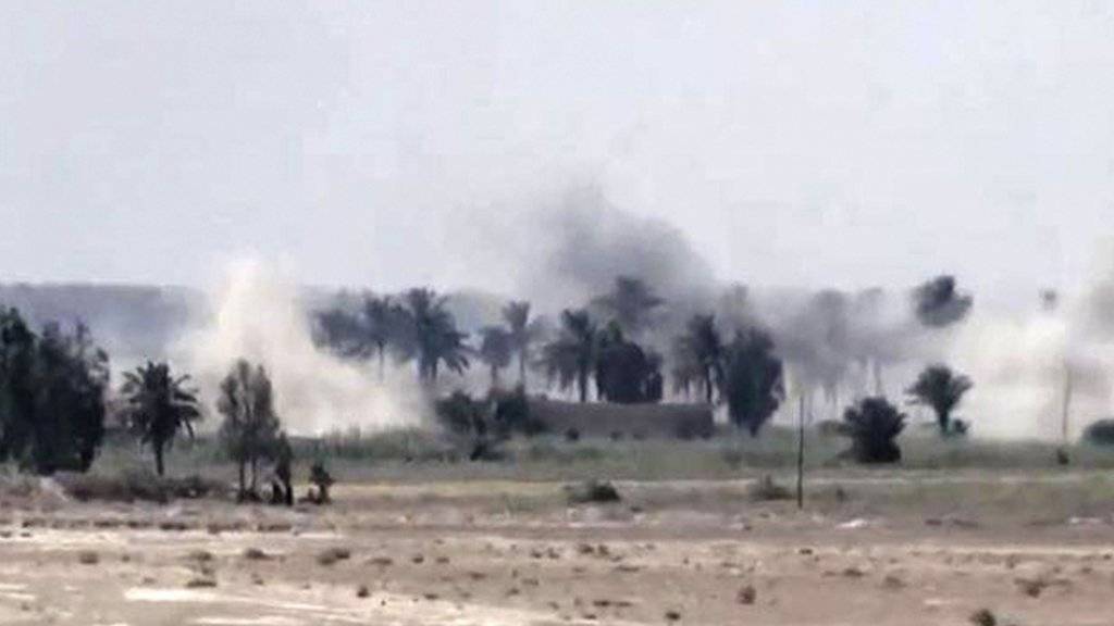 Irakische Soldaten nehmen mit Unterstützung aus der Luft die IS-Hochburg Falludscha ins Visier. (Archivbild)