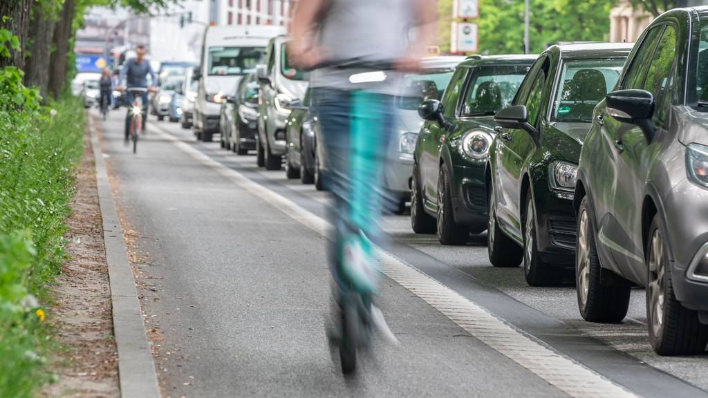 Velo, E-Scooter, Skateboard und Co.: Was passiert, wenn ich alkoholisiert fahre?