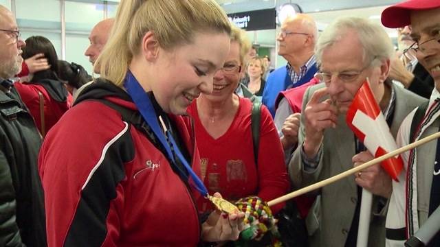 Warmer Empfang für Gold-Curlerinnen