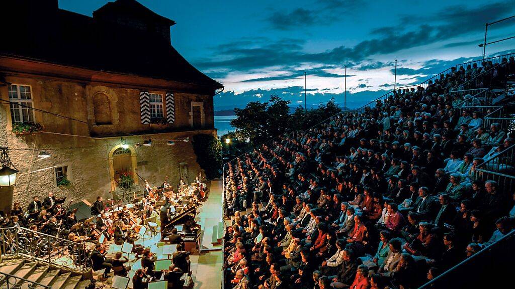 Der Schlosshof in Murten wird für die Sommerfestspiele Murten Classics für drei Wochen im August zu Bühne für zahlreiche klassische Konzerte.