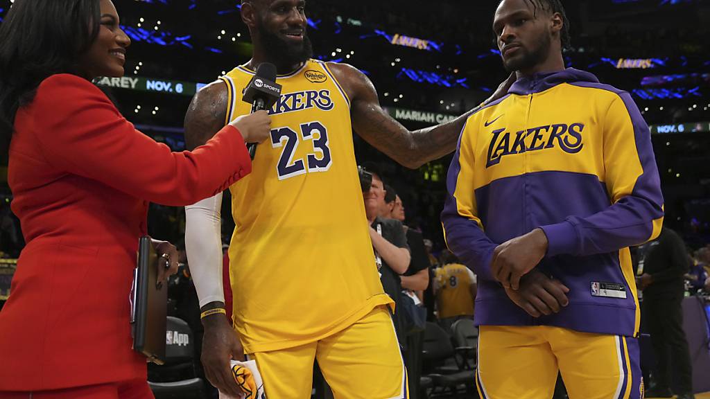 Superstar LeBron James (23) und sein Sohn Bronny im Interview