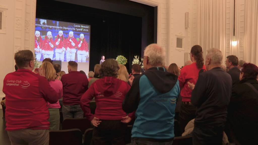 Ehrung mit Osterhase für Carole Howald